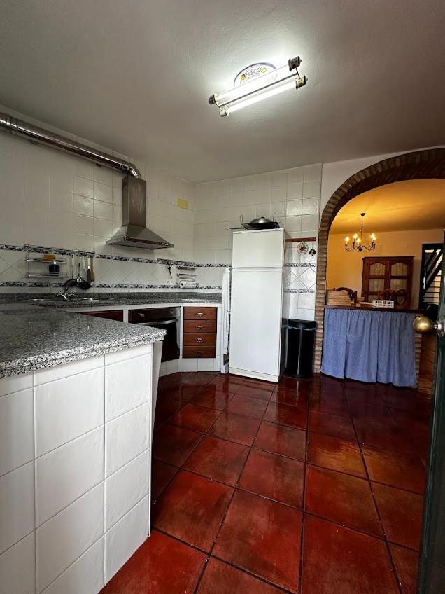 Espaciosa Y Elegante Casa Rural En 로스마리네스 외부 사진