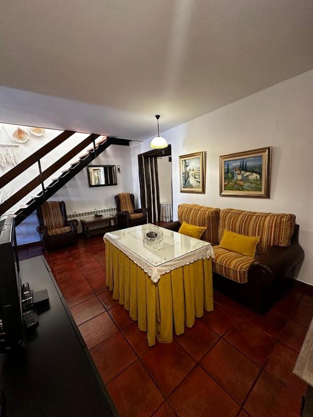 Espaciosa Y Elegante Casa Rural En 로스마리네스 외부 사진