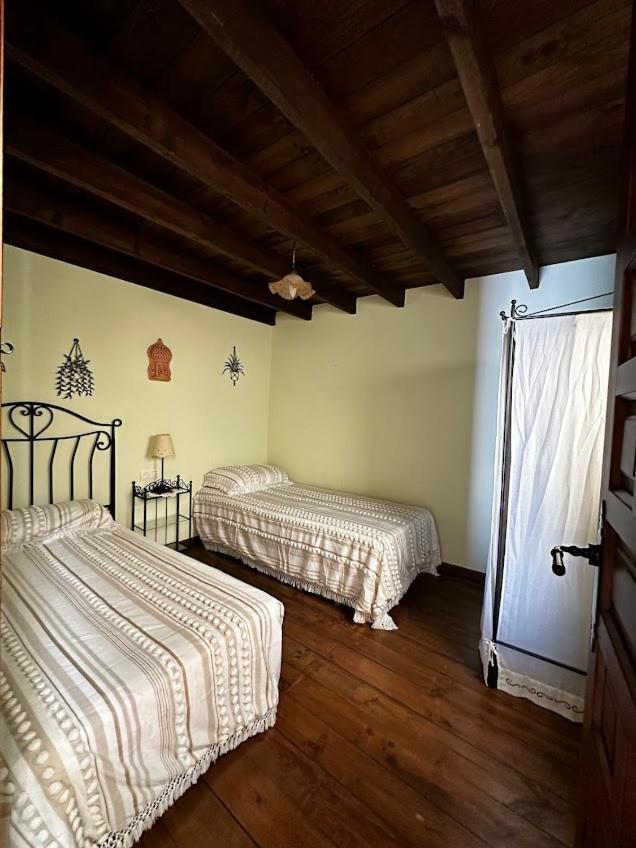 Espaciosa Y Elegante Casa Rural En 로스마리네스 외부 사진