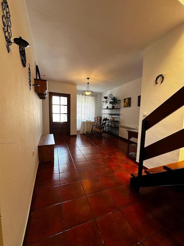 Espaciosa Y Elegante Casa Rural En 로스마리네스 외부 사진